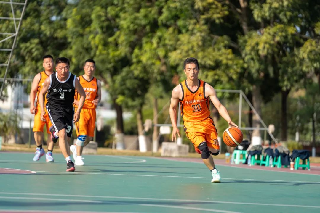 德罗巴重返赛场,比赛局势复杂首场状态出色,RNG观众沸腾!赢得满堂喝彩的简单介绍 德罗巴重返赛场,比赛局势复杂首场状态出色,RNG观众沸腾!赢得满堂喝彩的简单介绍