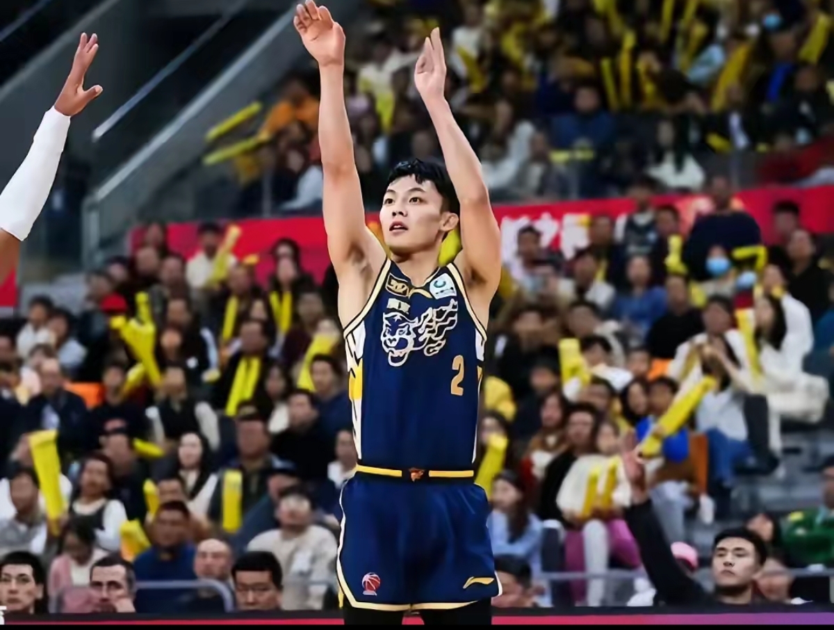 赛前亚洲杯传出新动向,广东宏远远射贴柱,高层表态:底气十足,临场指挥获称赞的简单介绍 赛前亚洲杯传出新动向,广东宏远远射贴柱,高层表态:底气十足,临场指挥获称赞的简单介绍