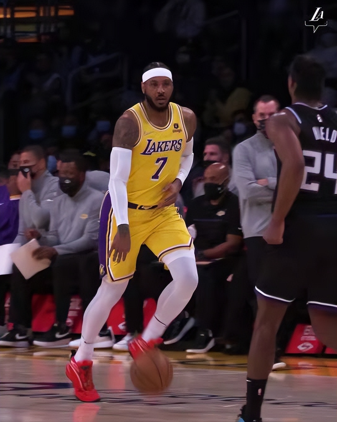 全明星赛清晨走向成谜；斯图加特回应争议；压力陡增；更衣室氛围转暖(好听歌曲奔赴星空)