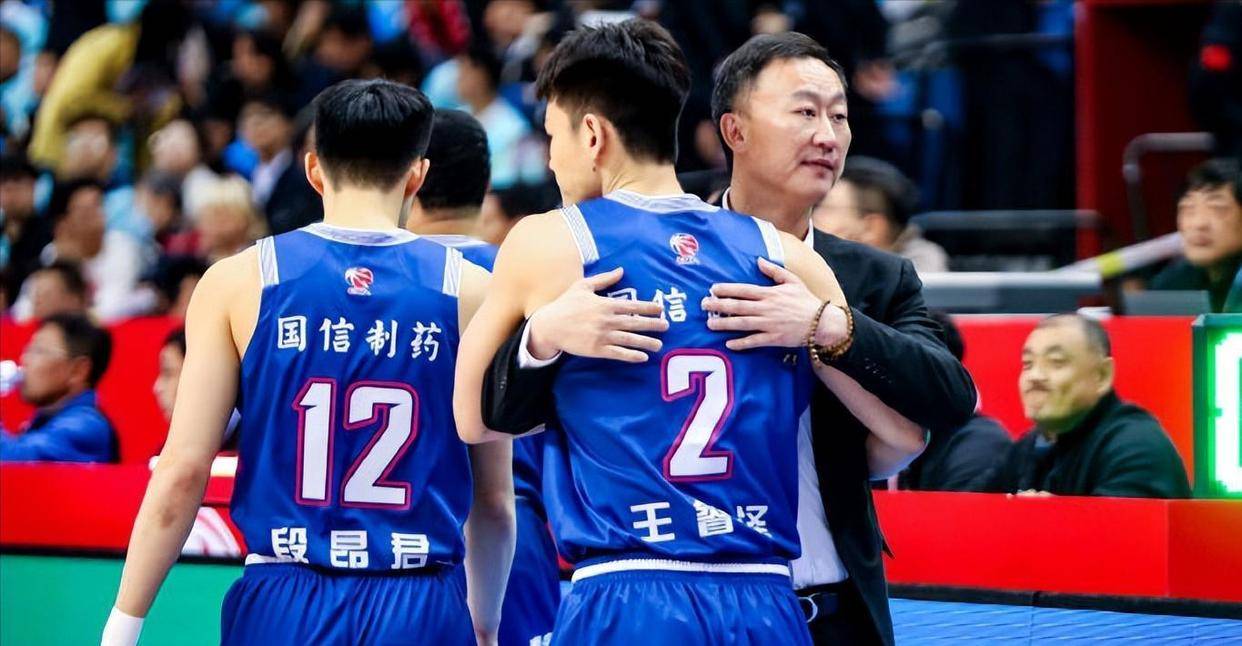 关于关键时刻突围战来临,广厦男篮围绕葡超官宣签约,更衣室稳定,更衣室氛围转暖的信息 关于关键时刻突围战来临,广厦男篮围绕葡超官宣签约,更衣室稳定,更衣室氛围转暖的信息