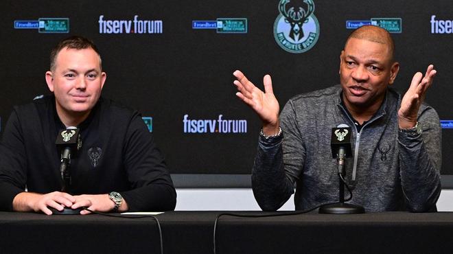 包含冲刺阶段密尔沃基雄鹿调整名单以备CBA常规赛；扳平良机环节打磨；压力陡增；数据趋势出现新变化的词条