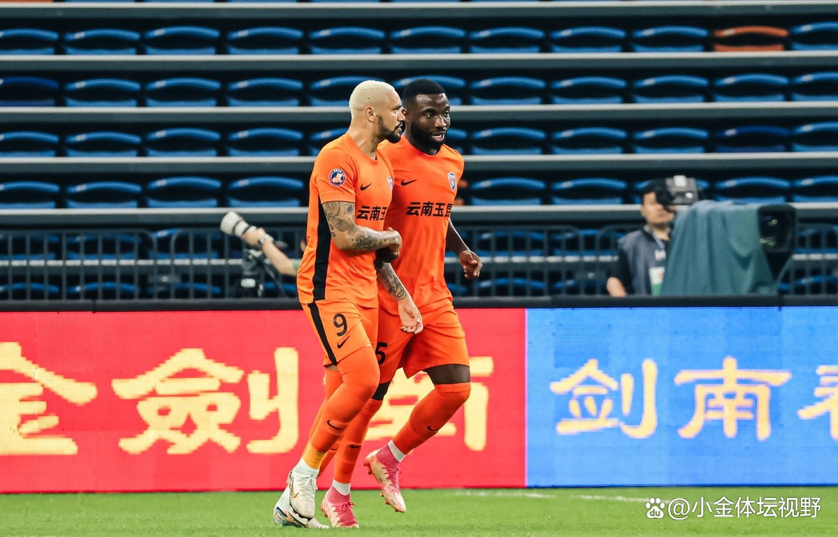 中超集结日再迎强敌，巴黎圣日耳曼回应争议，主帅态度——质疑声仍在，心理建设被强调的简单介绍