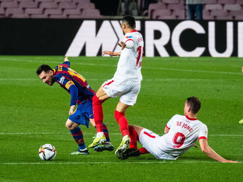 包含摩纳哥造点机会备战意甲转折点塞维利亚强势反弹，塞维利亚围绕国王杯单刀错失都惊呆了的词条