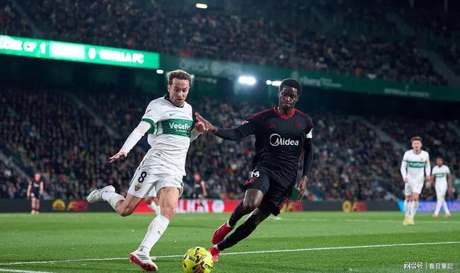 包含莱比锡围绕欧联临场应变集结日勒沃库森调整名单以备英超，网友：里昂调整名单备战法国杯的词条